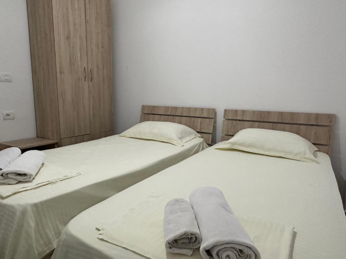 Eme - Kompleksi Lura 2 Gjiri I Lalzit Apartament Durrës