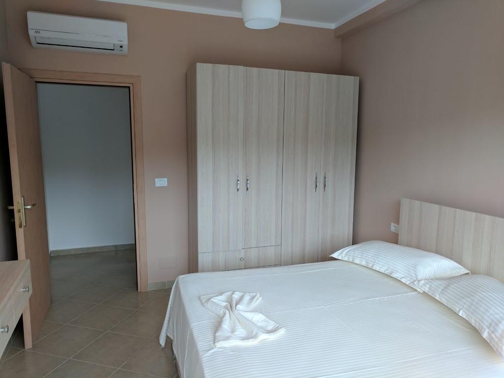 Eme - Kompleksi Lura 2 Gjiri I Lalzit