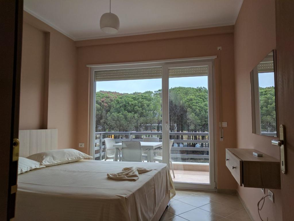 Apartament Eme - Kompleksi Lura 2 Gjiri I Lalzit Durrës