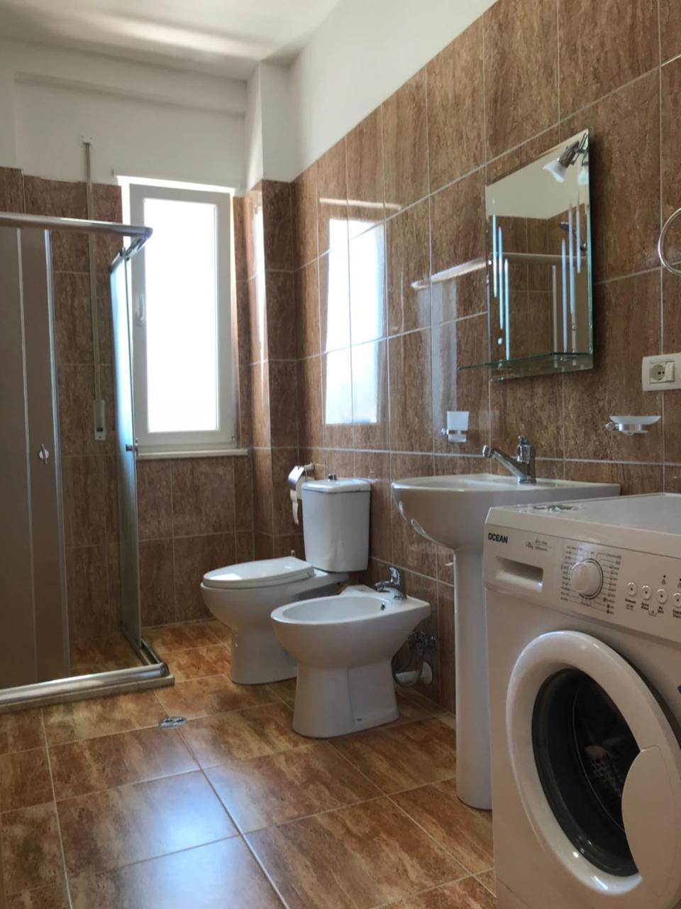 Eme - Kompleksi Lura 2 Gjiri I Lalzit * Durrës