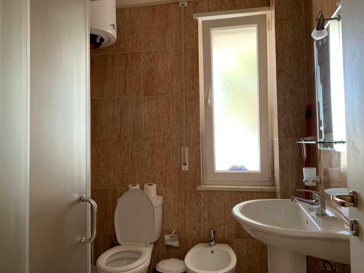 Apartament Eme - Kompleksi Lura 2 Gjiri I Lalzit